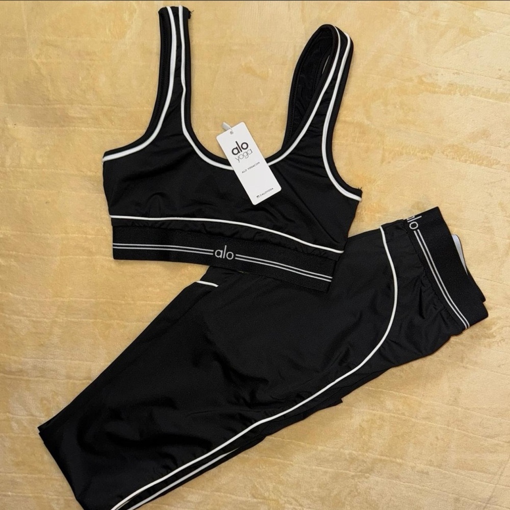 ALO Yoga Black Sports Bra & Legging Set with White Piping